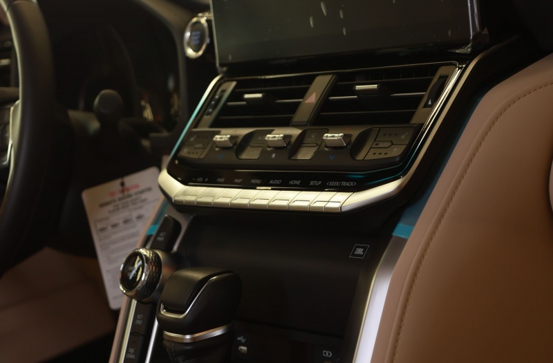 LANDCRUISER LC300 VXR 4.0L